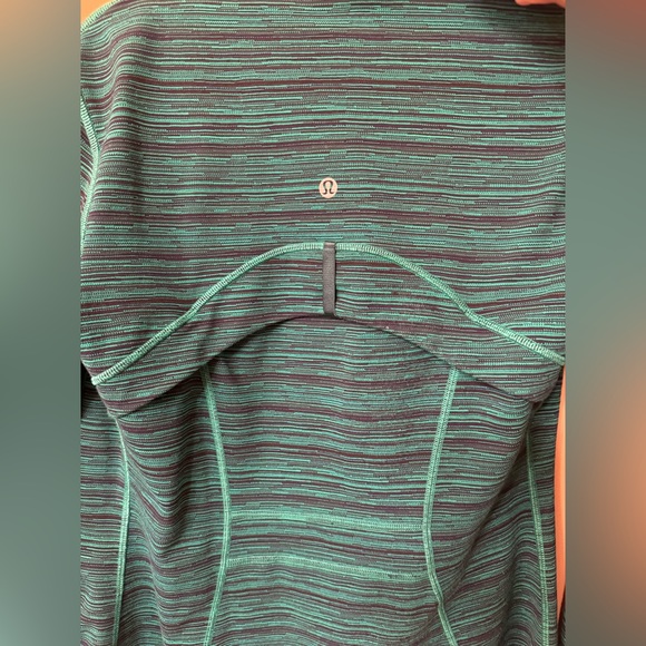 LULU LEMON SPORT JACKET LIKE NEW - Picture 7 of 9